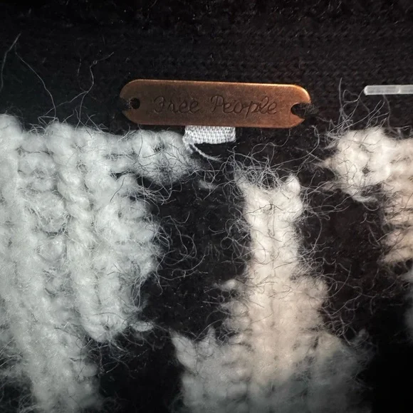 Free People Oversized Chunky Knit Fireside Tunic Sweater Ivory Black Medium - Picture 8 of 16